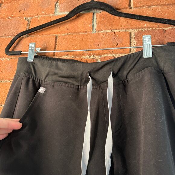 FIGS Zamora Jogger Scrub Pants in Black Sz M Technical Collection - Picture 5 of 10